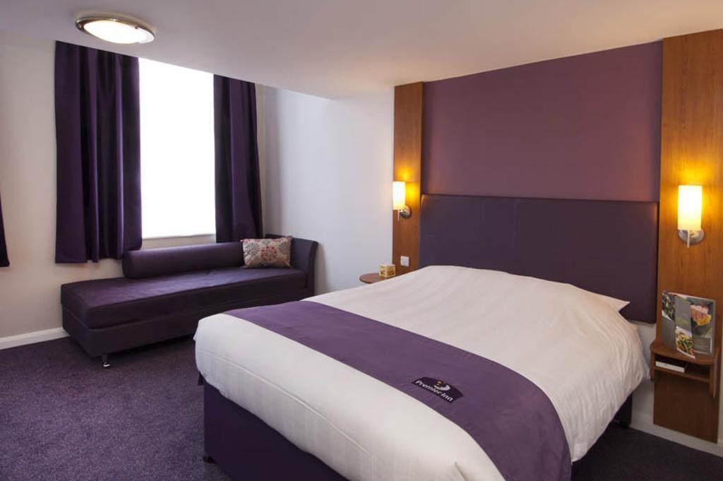 Premier Inn Reading Central Bagian luar foto