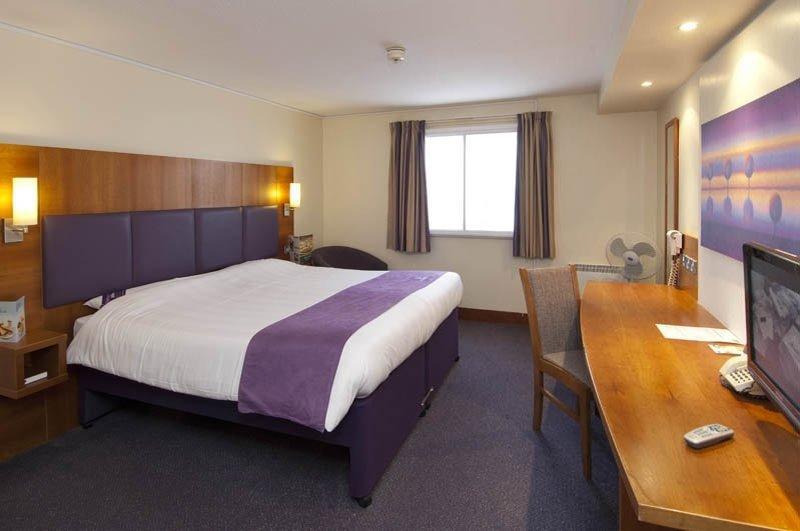 Premier Inn Reading Central Bagian luar foto